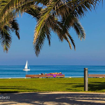 Hotel Ambassador Гроттамаре Экстерьер фото