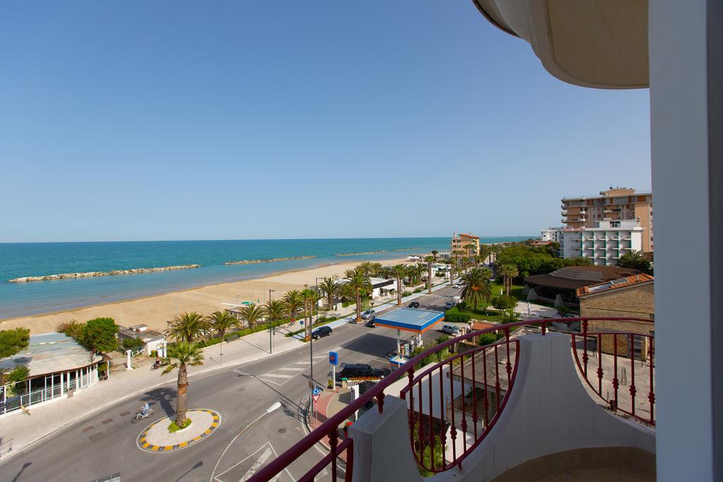 Hotel Ambassador Гроттамаре Номер фото