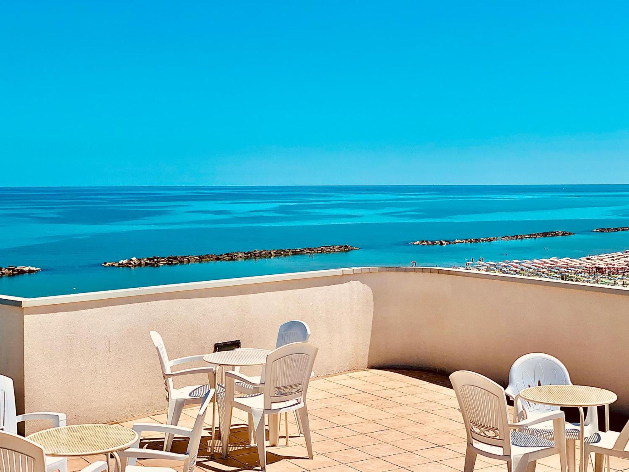 Hotel Ambassador Гроттамаре Экстерьер фото